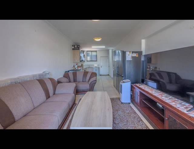 2 BEDROOM PROPERTY TO RENT IN VREDEKLOOF HEIGHTS